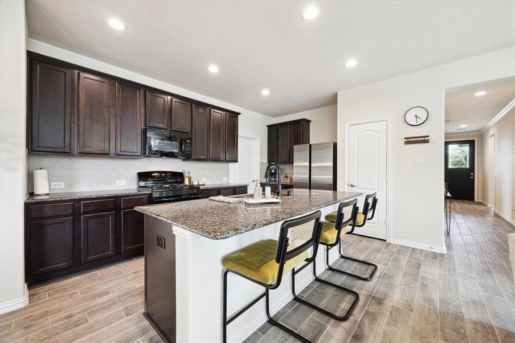 13347 Pecan Trails Drive, Santa Fe, Texas image 3