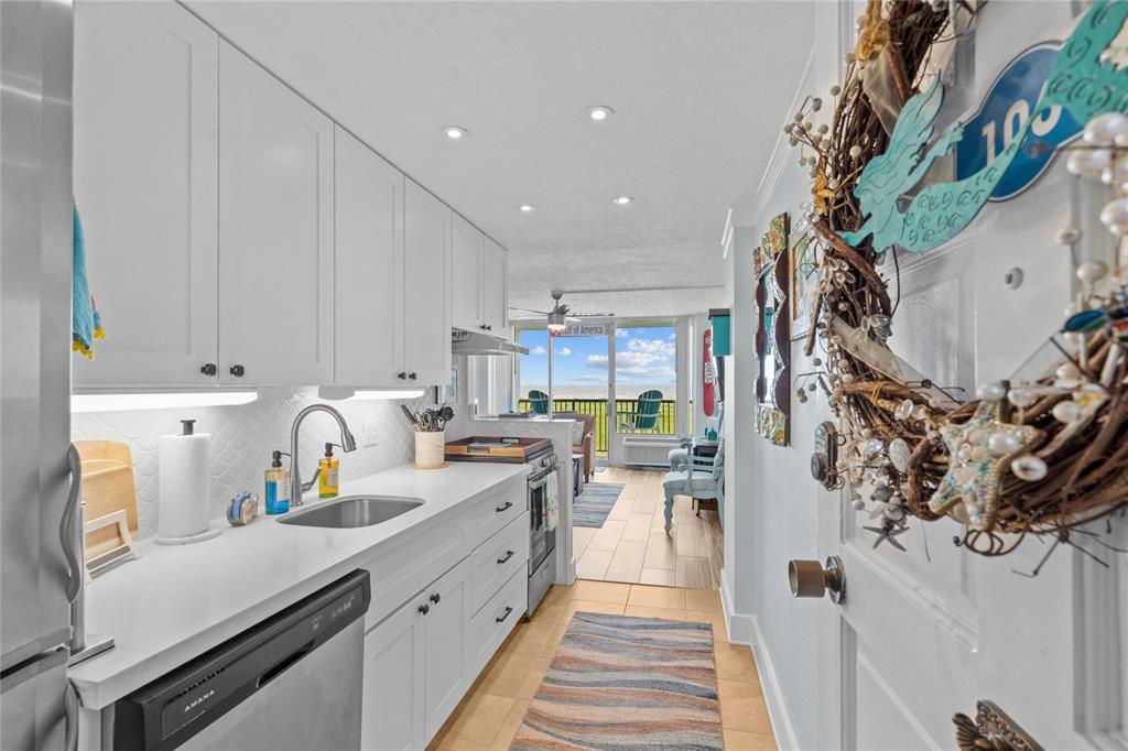 415 E Beach Drive 106