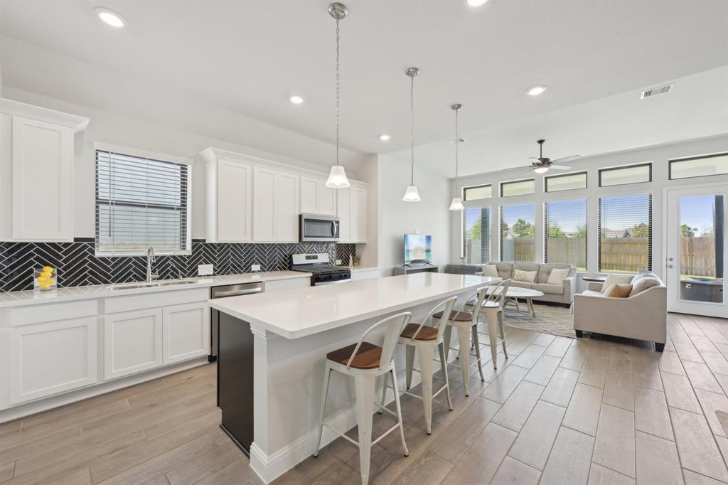 7611 Leaping Stag Lane, Katy, Texas image 5