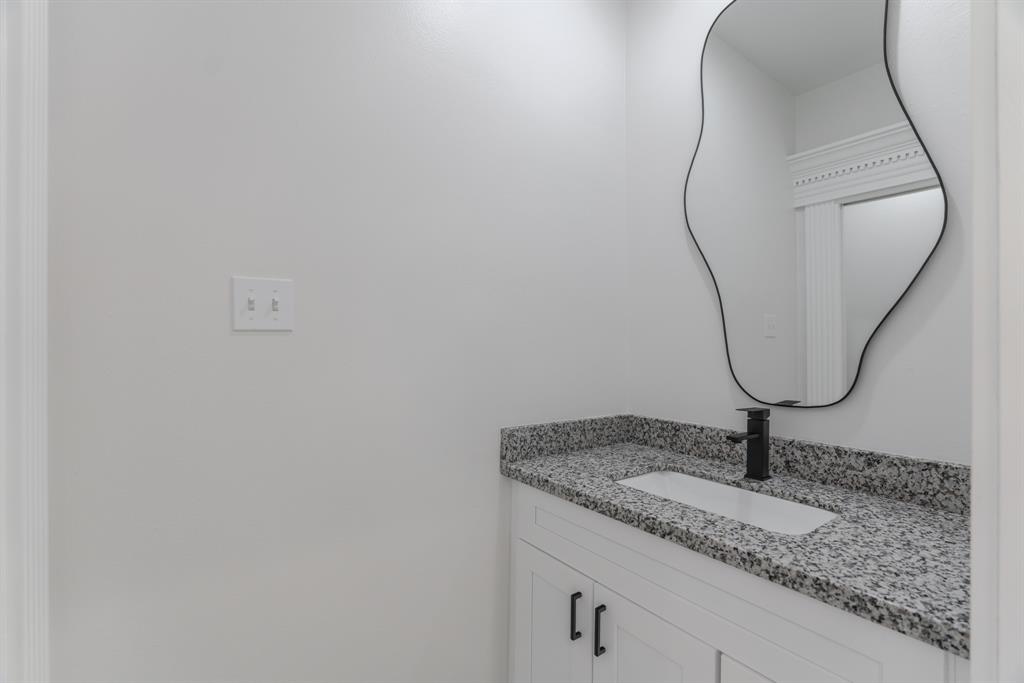 1218 Potomac Drive, Houston, Texas image 27