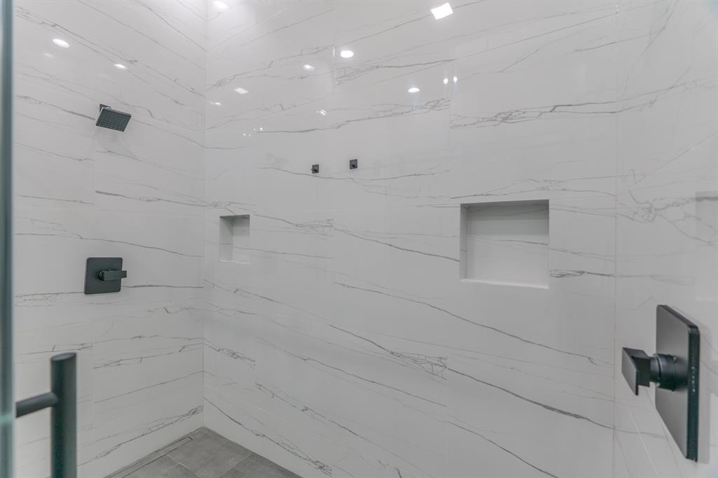 1218 Potomac Drive, Houston, Texas image 33