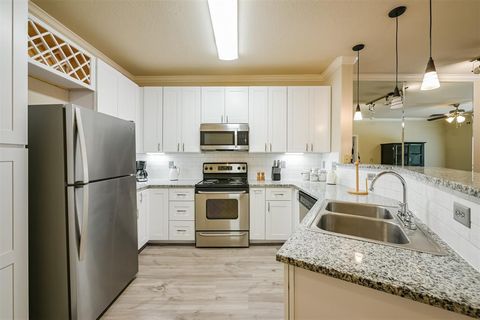 Condominium in Houston TX 1711 Old Spanish Trail 3.jpg