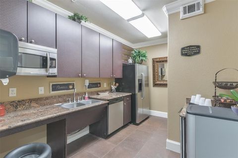 Condominium in Houston TX 1711 Old Spanish Trail 36.jpg