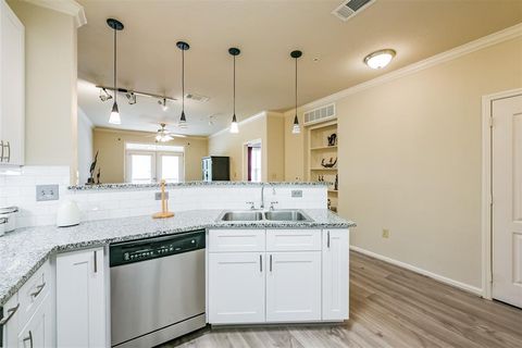 Condominium in Houston TX 1711 Old Spanish Trail 6.jpg