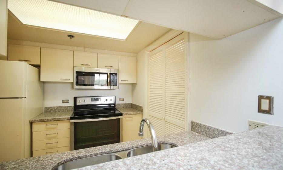 3525 Sage Road #318, Houston, Texas image 28