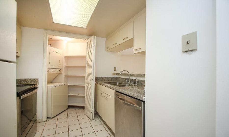 3525 Sage Road #318, Houston, Texas image 27