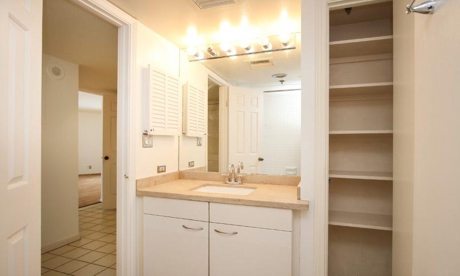 3525 Sage Road #318, Houston, Texas image 36