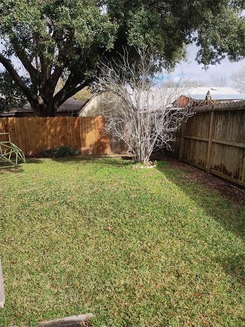 A home in Bacliff