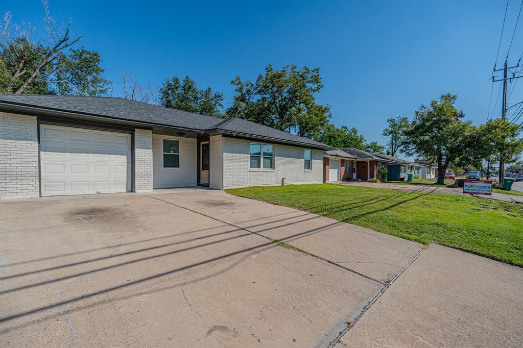 2127 Strawberry Road, Pasadena, Texas image 2