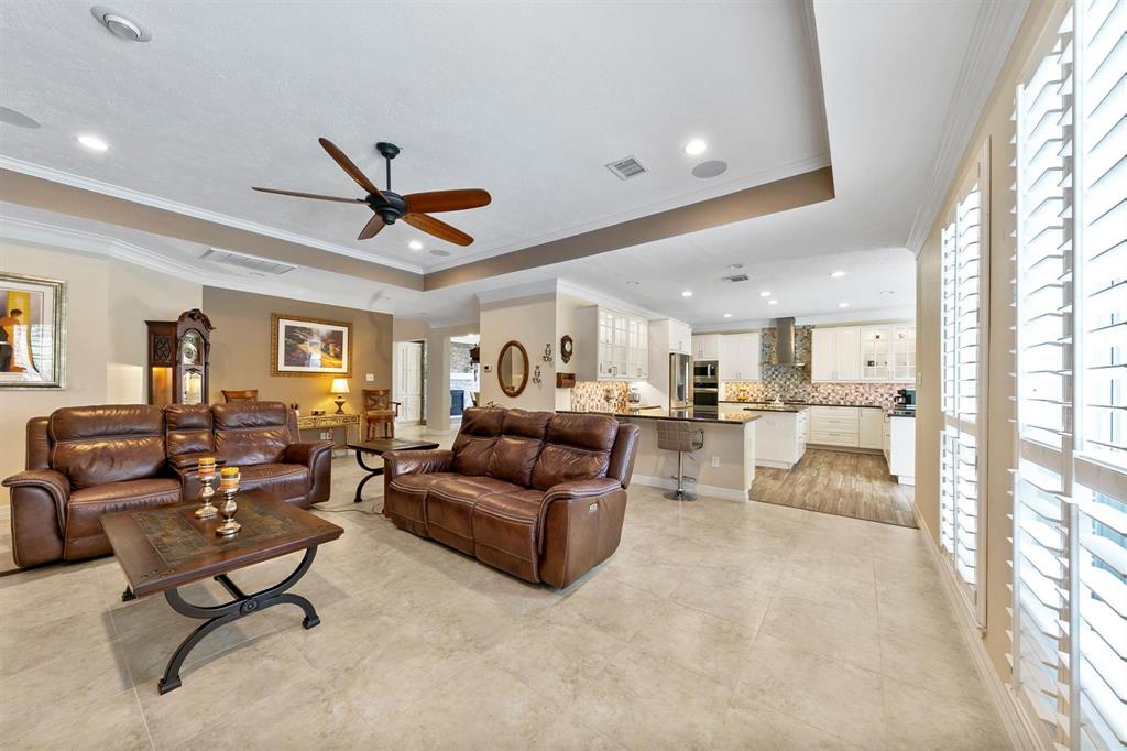 21114 Crystal Greens Drive, Katy, Texas image 5