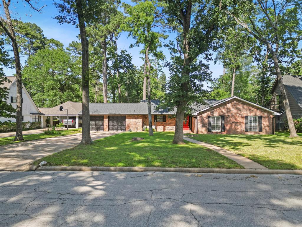 249 Hickory Street, Huntsville, Texas image 1