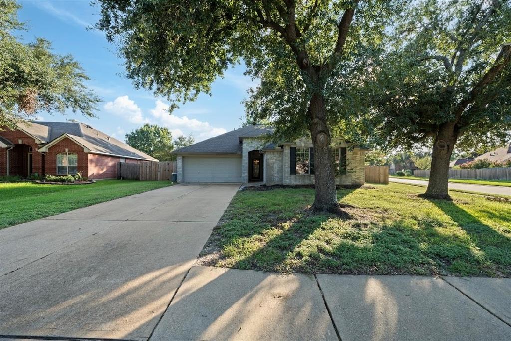 7423 Rain Meadow Lane, Cypress, Texas image 3