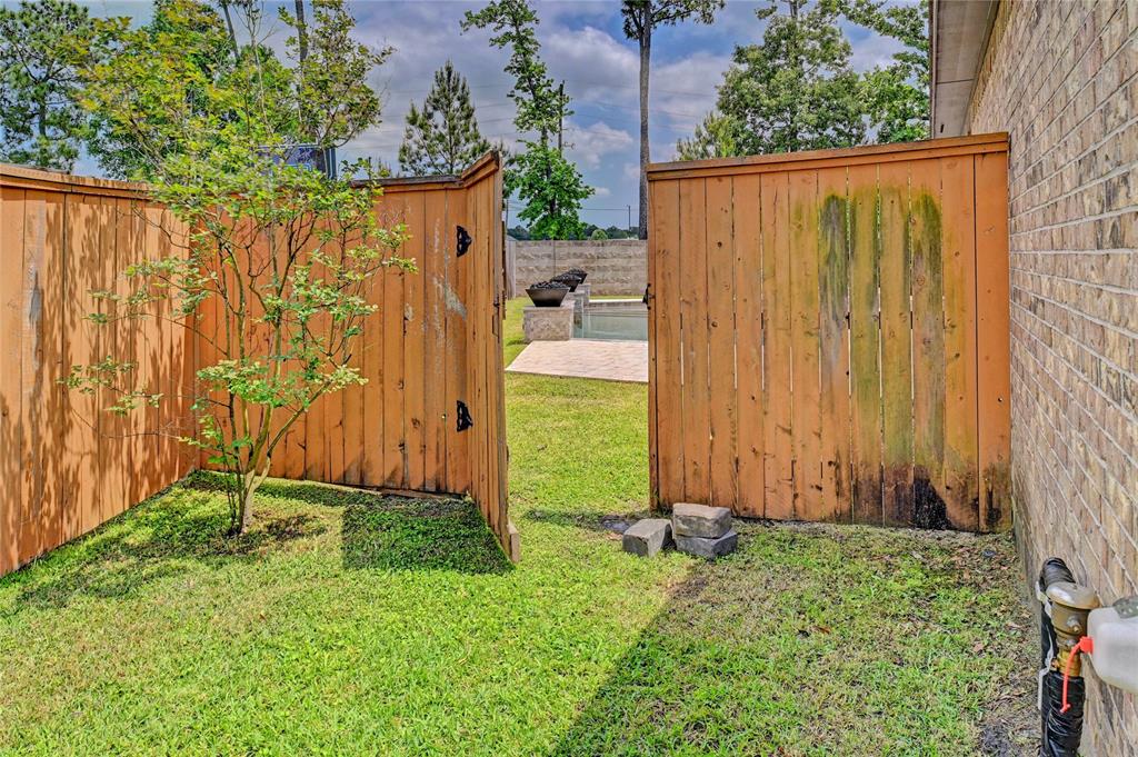 3854 Fleetwood Falls Lane, Spring, Texas image 36