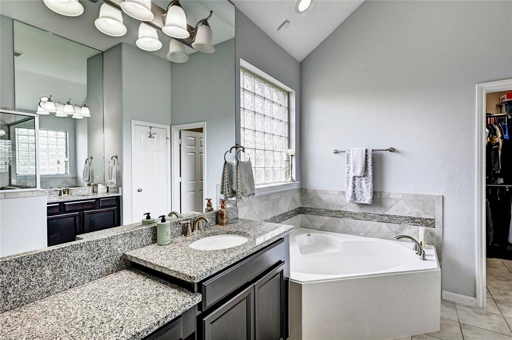3854 Fleetwood Falls Lane, Spring, Texas image 27