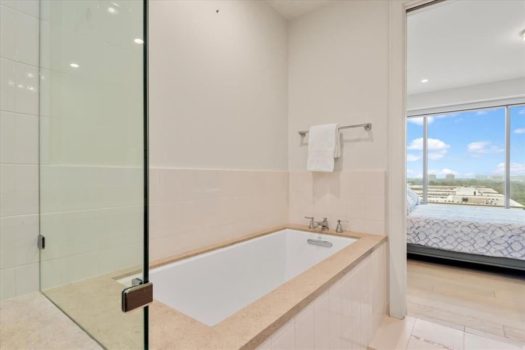 2047 Westcreek Lane #1005, Houston, Texas image 29