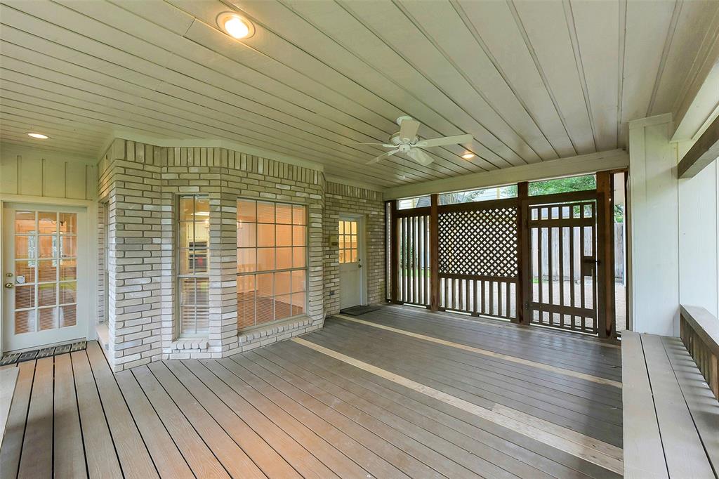 2714 Rustic Woods Drive, Houston, Texas image 6