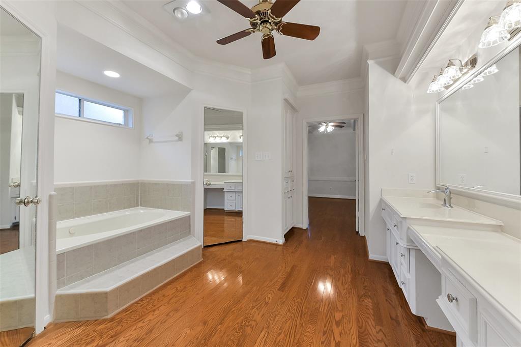 2714 Rustic Woods Drive, Houston, Texas image 26