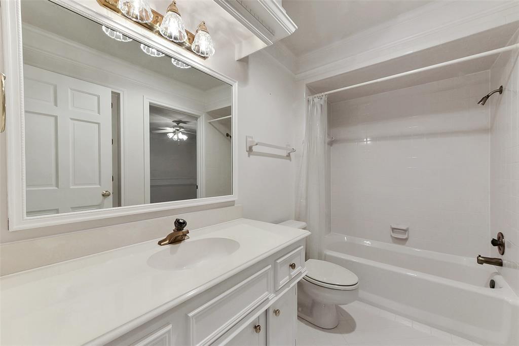 2714 Rustic Woods Drive, Houston, Texas image 32