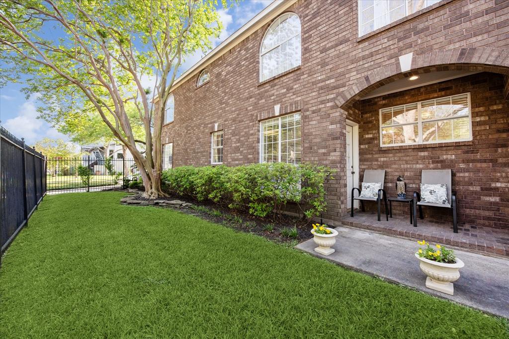 4900 Cedar Street, Bellaire, Texas image 3
