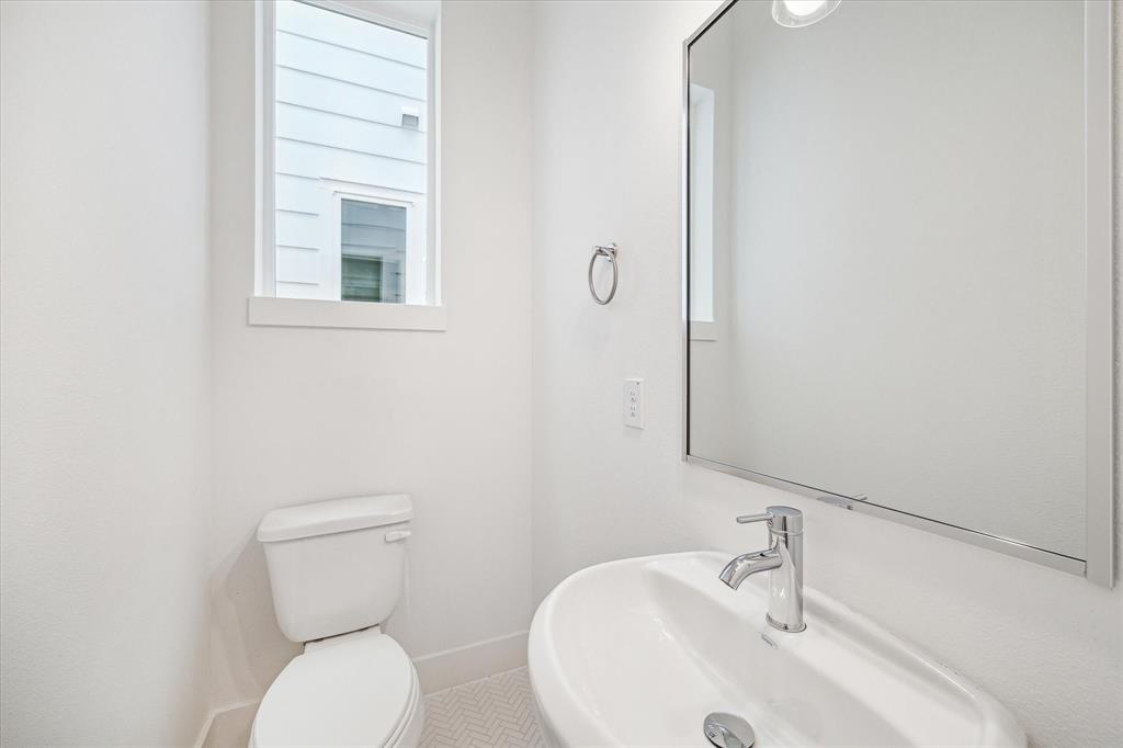 1544 W Tidwell Road, Houston, Texas image 6