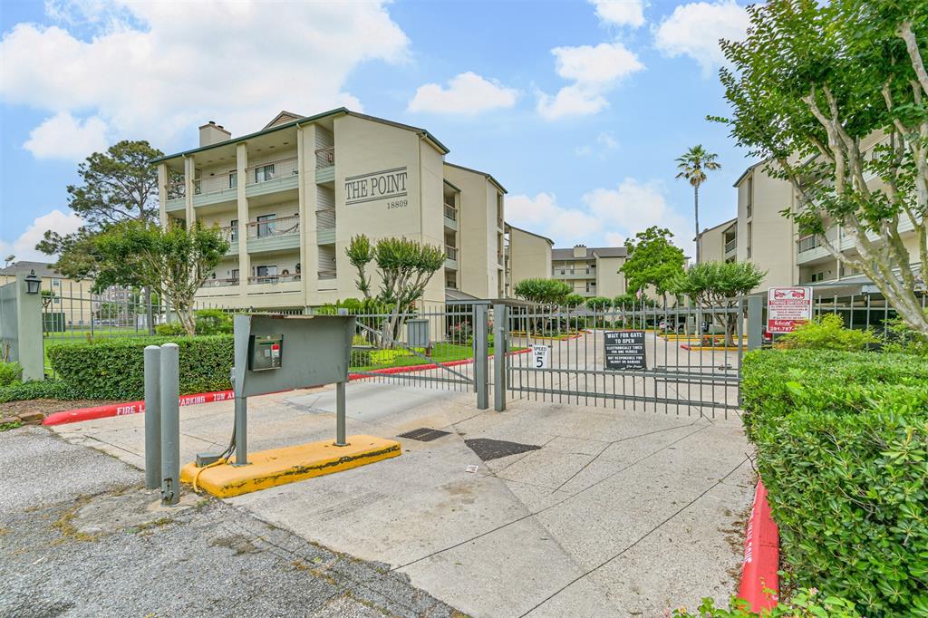 18809 Egret Bay Boulevard #306, Webster, Texas image 39