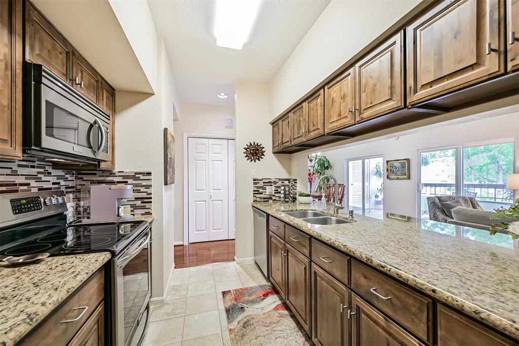 18809 Egret Bay Boulevard #306, Webster, Texas image 17