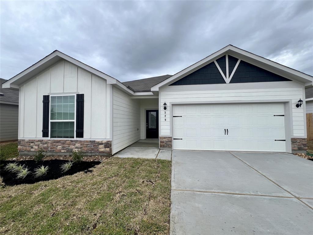 329 Grayson Baw Lane, Waller, Texas image 1