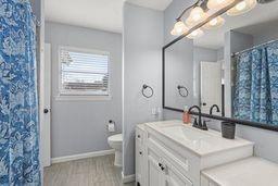 5228 E E Bayou Drive, Dickinson, Texas image 16