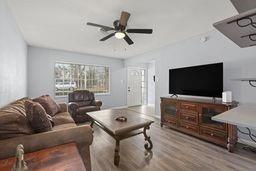 5228 E E Bayou Drive, Dickinson, Texas image 4