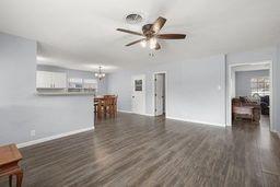 5228 E E Bayou Drive, Dickinson, Texas image 11