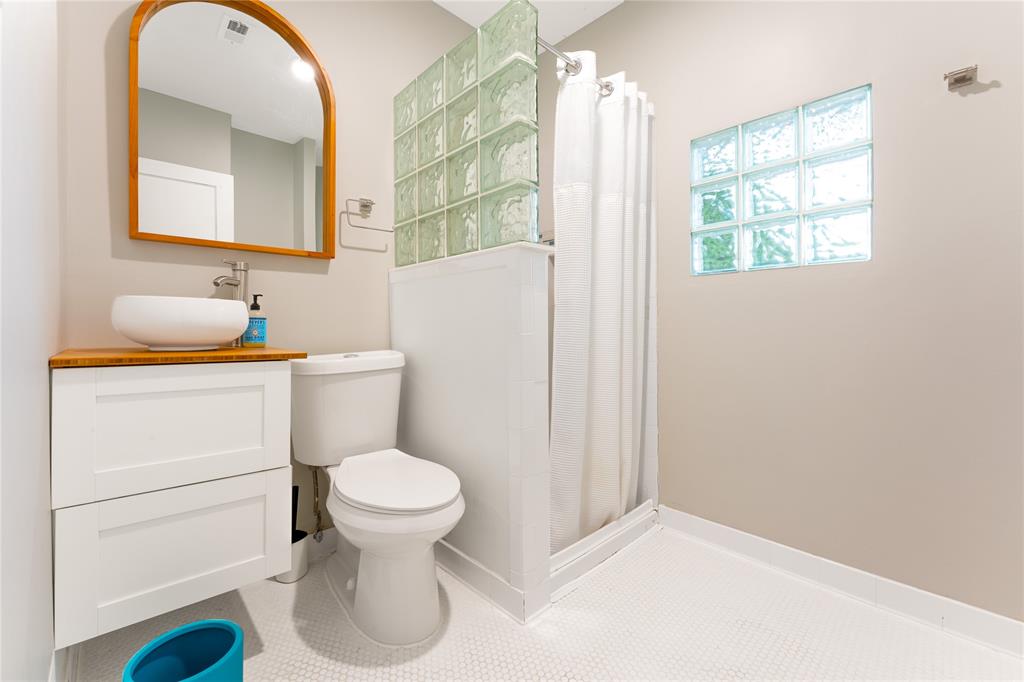 912 Sealy Street, Galveston, Texas image 17
