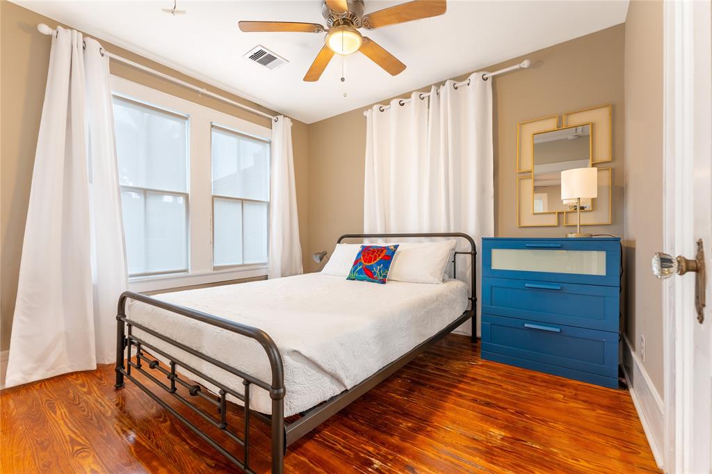 912 Sealy Street, Galveston, Texas image 16