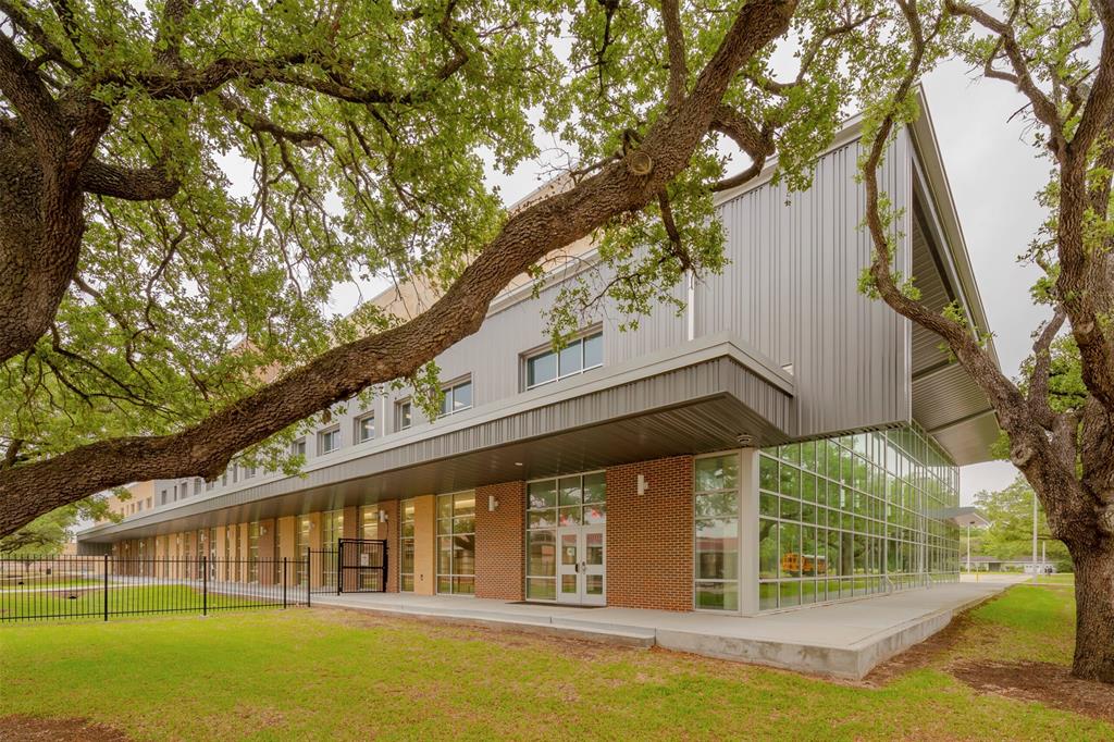 2386 Mamie Ford, Alvin, Texas image 8