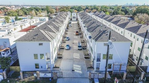 Photo of 8321 Brecha Lane, Houston, TX 77055 (MLS # 43538459)