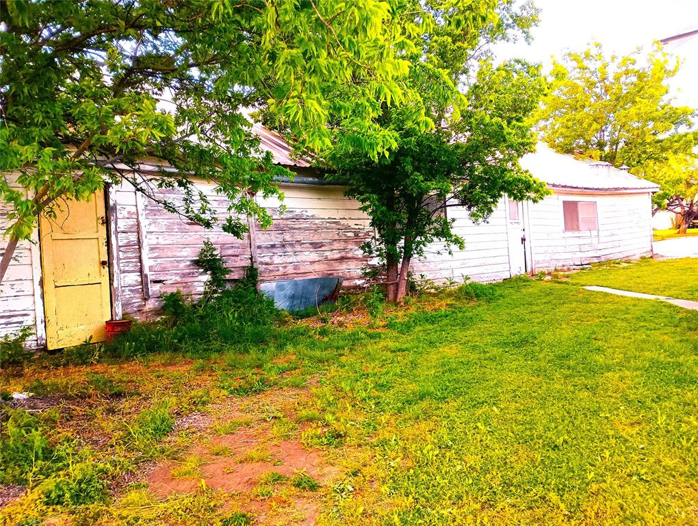 1400 S Concho Street, Coleman, Texas image 6