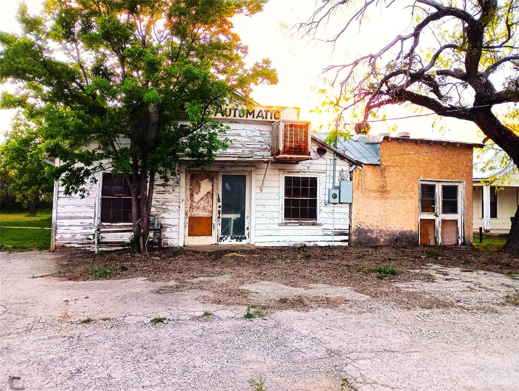 1400 S Concho Street, Coleman, Texas image 2