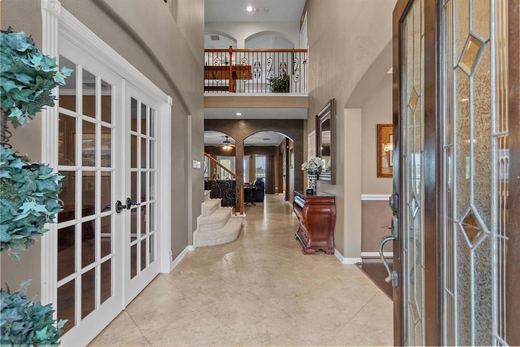 1704 Sandy Lake Drive, Friendswood, Texas image 3