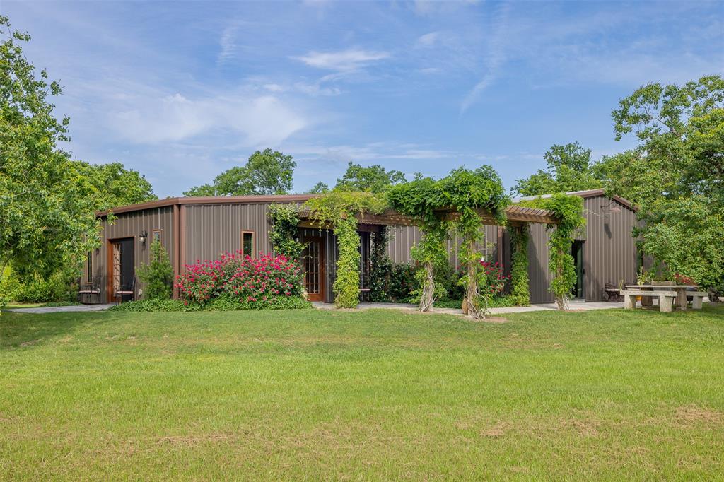 8417 Green Leaf Lane, Brookshire, Texas image 1