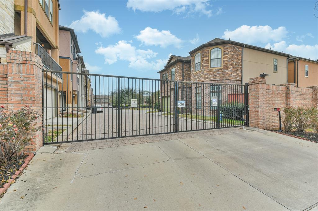 11002 Upland Forest Drive, Houston, Texas image 37