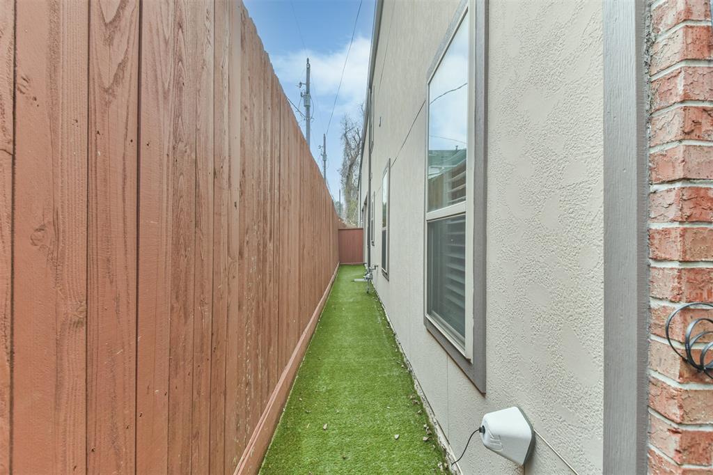 11002 Upland Forest Drive, Houston, Texas image 3