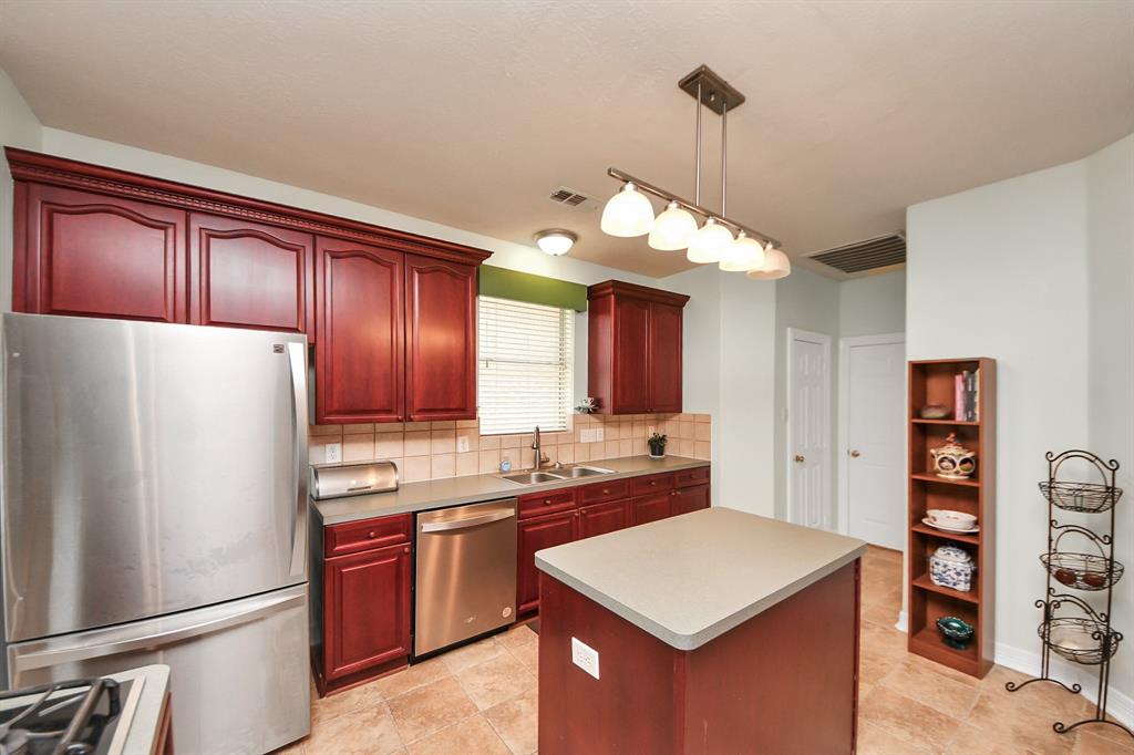 2430 Lakeside Drive, Seabrook, Texas image 10