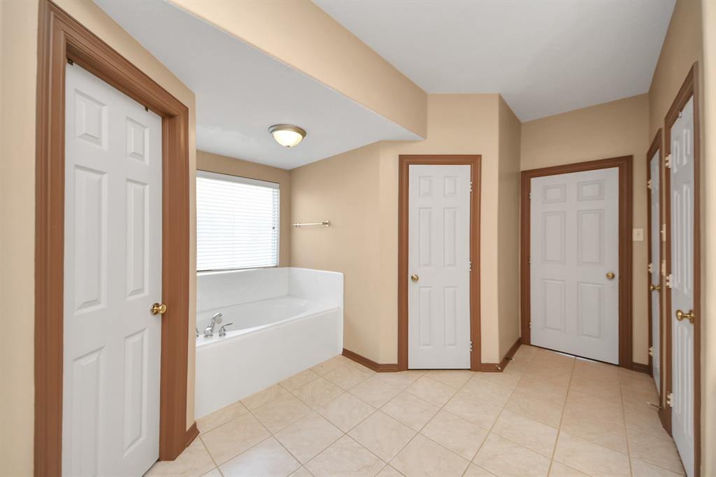 2430 Lakeside Drive, Seabrook, Texas image 21