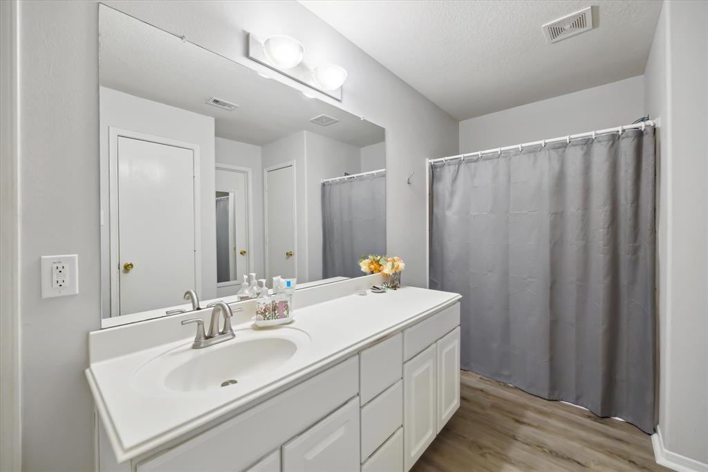 19514 Falling Cedar Court, Cypress, Texas image 22