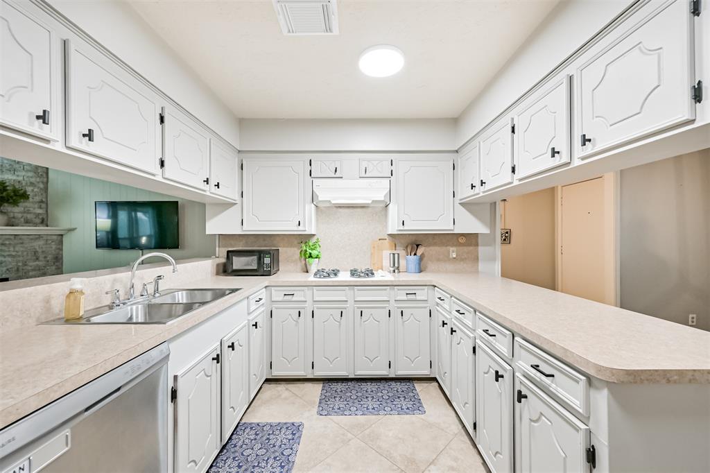 517 Strey Court, Deer Park, Texas image 8