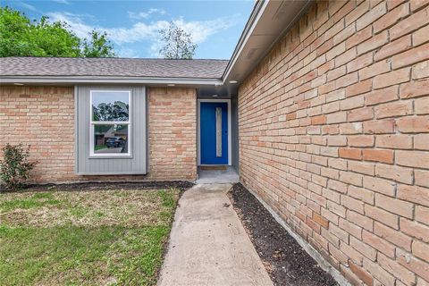 Single Family Residence in Missouri City TX 531 Whippoorwill Drive 4.jpg