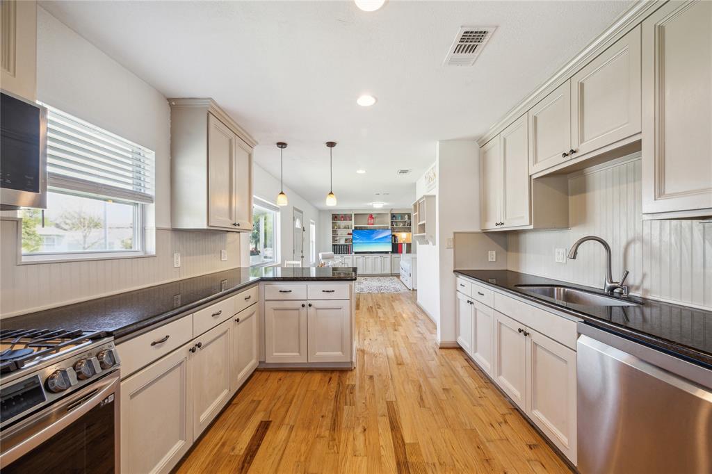 109 Trout Street, Galveston, Texas image 15