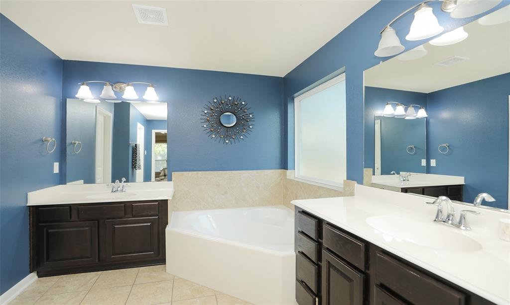 15727 W Chamfer Way, Crosby, Texas image 22