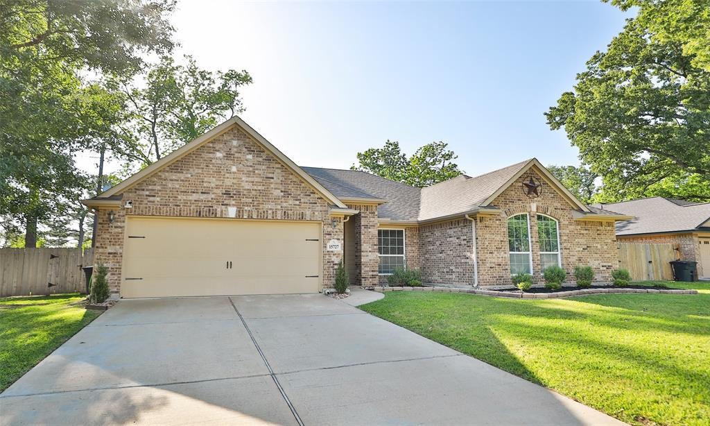 15727 W Chamfer Way, Crosby, Texas image 2