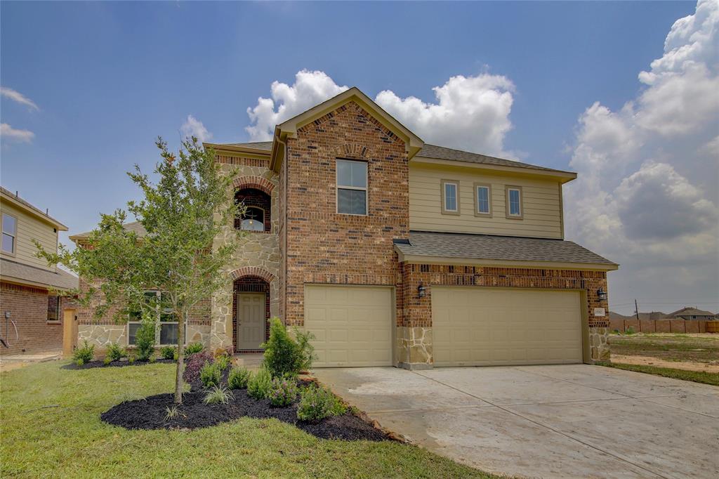 1021 Comal Trail, Dayton, Texas image 1