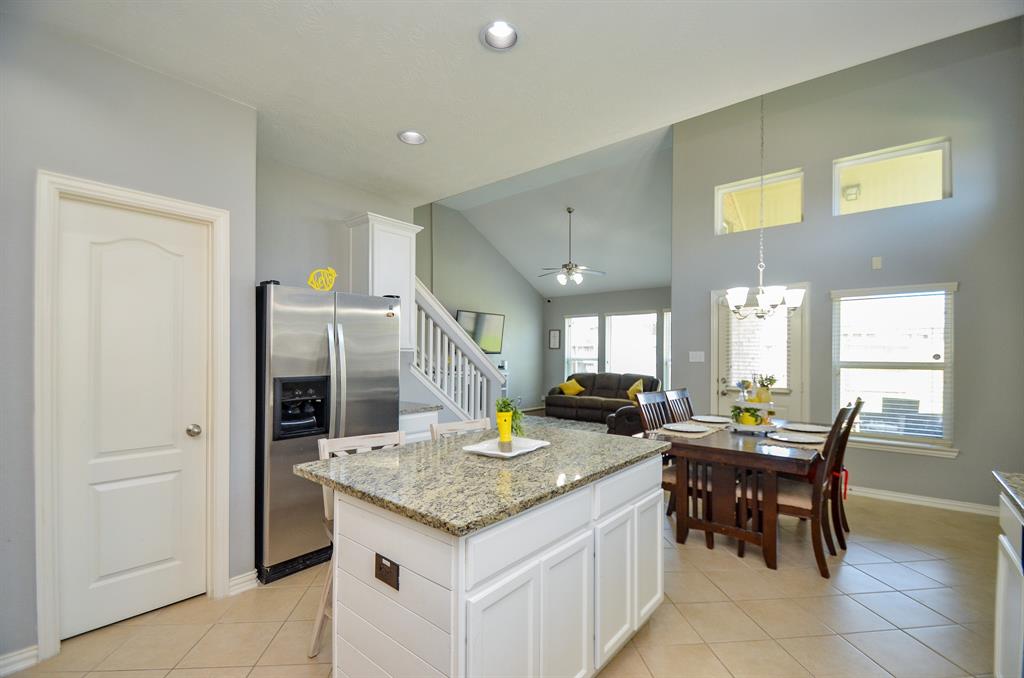 116 Meadow Ridge Way, Clute, Texas image 14